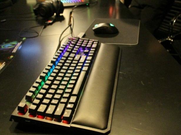 Žaidimai „IFA 2018“: Kas naujo ir kas naujo? „Razer BlackWidow Mamba Kraken 001 IFA2018 669x500“