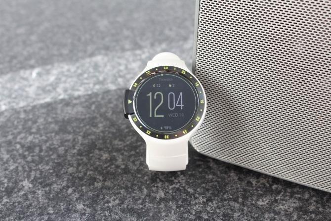 „Ticwatch S“ apžvalga: visiems prieinamas išmanusis laikrodis? „TicwatchS 3“