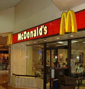 5 tikrai populiarios internetinės darbo prašymo formos: „Burger King“, „Mcdonald's“, „Wal Mart“ ir kt. mcd