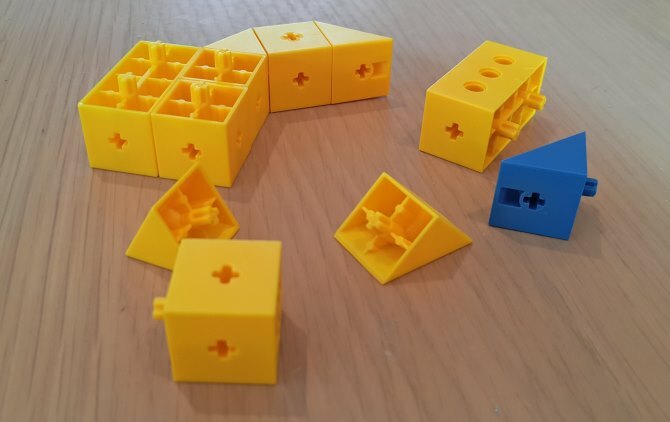 „Tinkerbots“ kubeliai