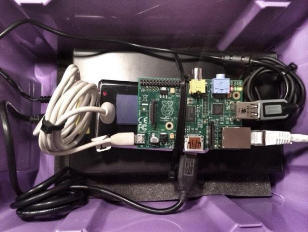 „Raspberry Pi“ serveris su prijungtu HDD