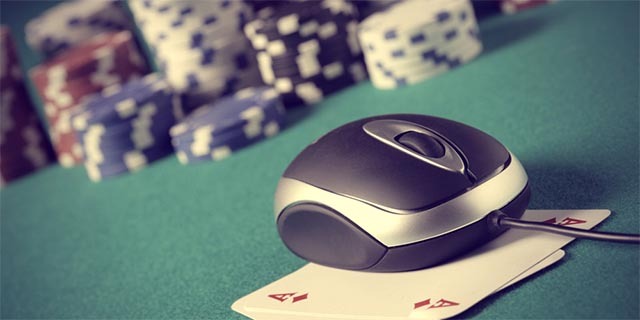 mokymasis-pokeris su virtualiaisiais žaidimais