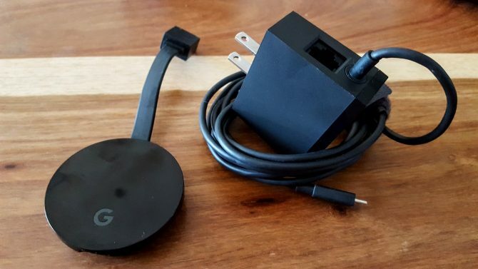 „chromecast-ultra-and-adapter“