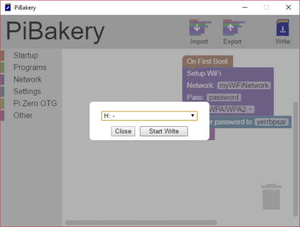 „MakeUseOf Linux PiBakery“ rašykite į SD kortelę